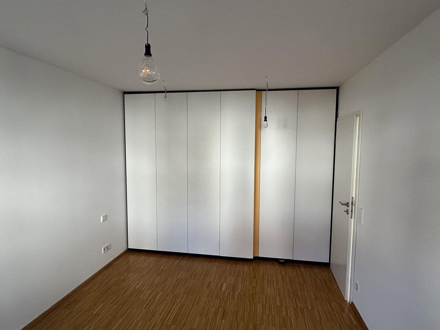 Prenájom bytu 2-izbový 72 m², Stuttgart, Bádensko-Wurttembersko Prenájom bytu 2-izbový 72 m², Stuttgart, Bádensko-Wurttembersko