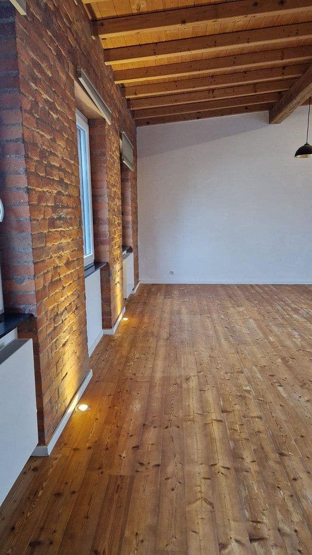Prenájom domu 98 m², pozemek 150 m², Offenbach, Hesensko Prenájom domu 98 m², pozemek 150 m², Offenbach, Hesensko