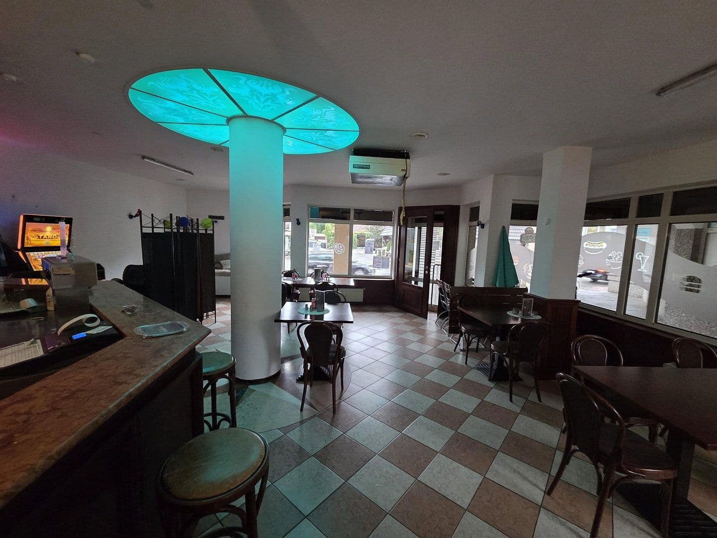 Prenájom nebytového priestoru 107 m², Löwensteinerstr.7, Obersulm, Bádensko-Wurttembersko Prenájom nebytového priestoru 107 m², Löwensteinerstr.7, Obersulm, Bádensko-Wurttembersko
