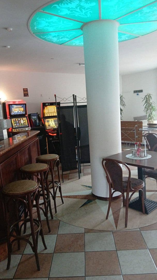 Prenájom nebytového priestoru 107 m², Löwensteinerstr.7, Obersulm, Bádensko-Wurttembersko Prenájom nebytového priestoru 107 m², Löwensteinerstr.7, Obersulm, Bádensko-Wurttembersko