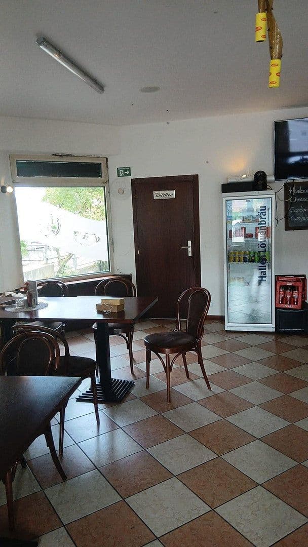 Prenájom nebytového priestoru 107 m², Löwensteinerstr.7, Obersulm, Bádensko-Wurttembersko Prenájom nebytového priestoru 107 m², Löwensteinerstr.7, Obersulm, Bádensko-Wurttembersko