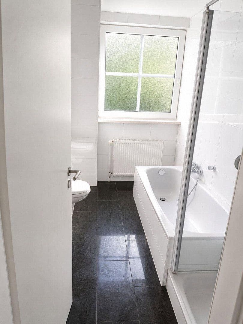 Prenájom bytu 4-izbový 74 m², Grasseler Straße 90, Braunschweig, Dolné Sasko Prenájom bytu 4-izbový 74 m², Grasseler Straße 90, Braunschweig, Dolné Sasko