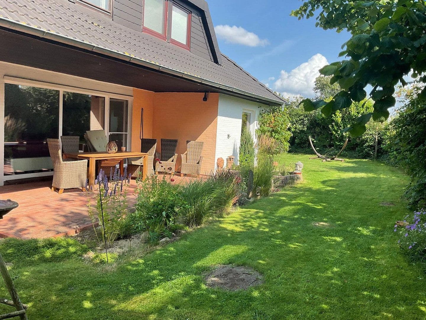 Predaj domu 380 m², pozemek 1.400 m², Bargfeld-Stegen, Šlezvicko-Holštajnsko Predaj domu 380 m², pozemek 1.400 m², Bargfeld-Stegen, Šlezvicko-Holštajnsko