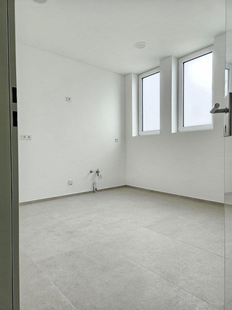 Prenájom kancelárie 230 m², Stuttgart-Wangen, Bádensko-Wurttembersko Prenájom kancelárie 230 m², Stuttgart-Wangen, Bádensko-Wurttembersko