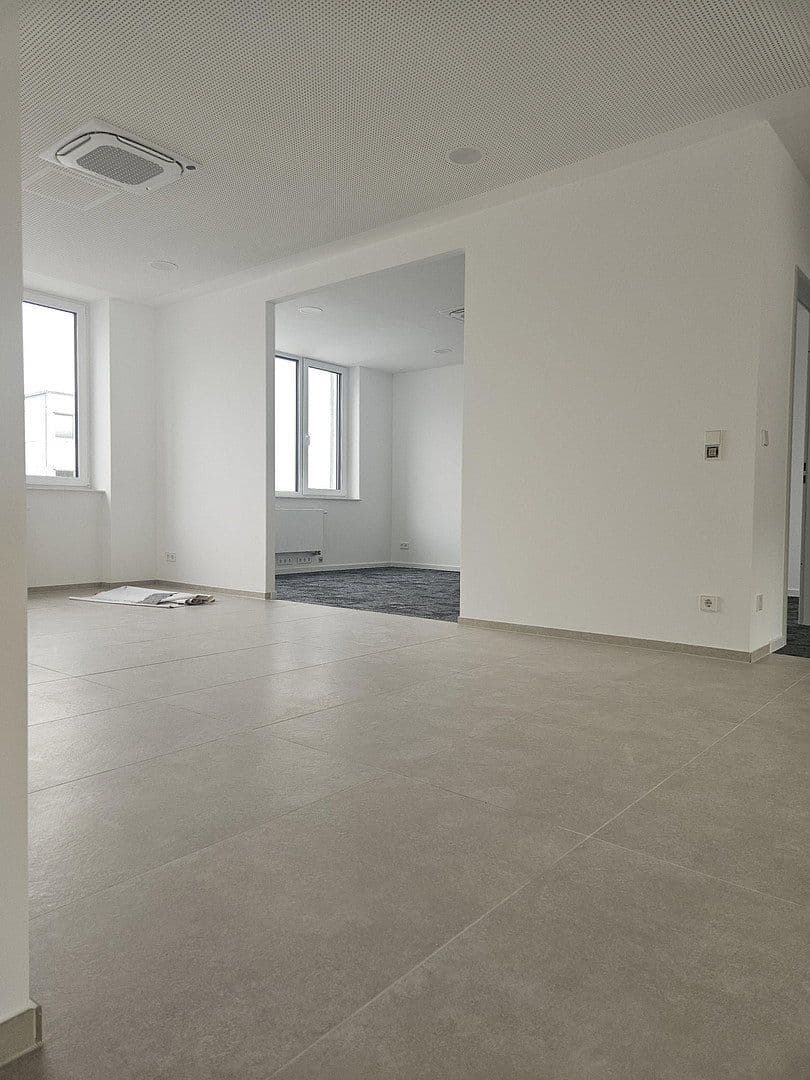 Prenájom kancelárie 230 m², Stuttgart-Wangen, Bádensko-Wurttembersko Prenájom kancelárie 230 m², Stuttgart-Wangen, Bádensko-Wurttembersko