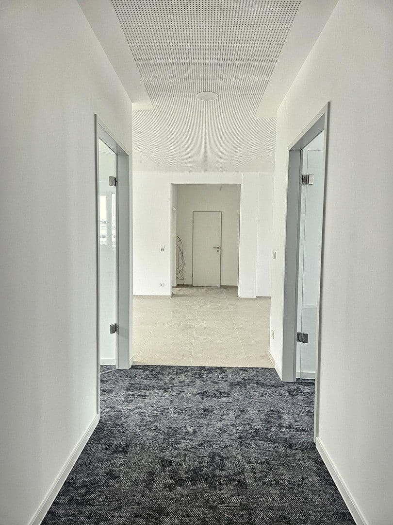 Prenájom kancelárie 230 m², Stuttgart-Wangen, Bádensko-Wurttembersko Prenájom kancelárie 230 m², Stuttgart-Wangen, Bádensko-Wurttembersko