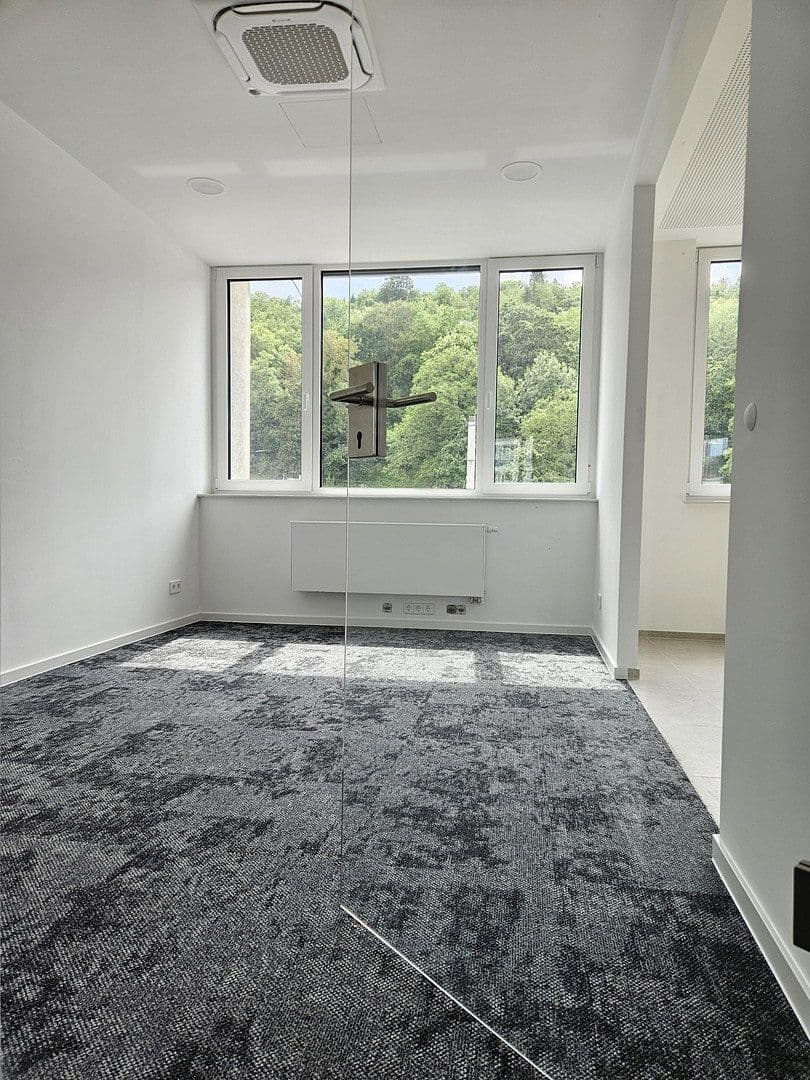 Prenájom kancelárie 230 m², Stuttgart-Wangen, Bádensko-Wurttembersko Prenájom kancelárie 230 m², Stuttgart-Wangen, Bádensko-Wurttembersko