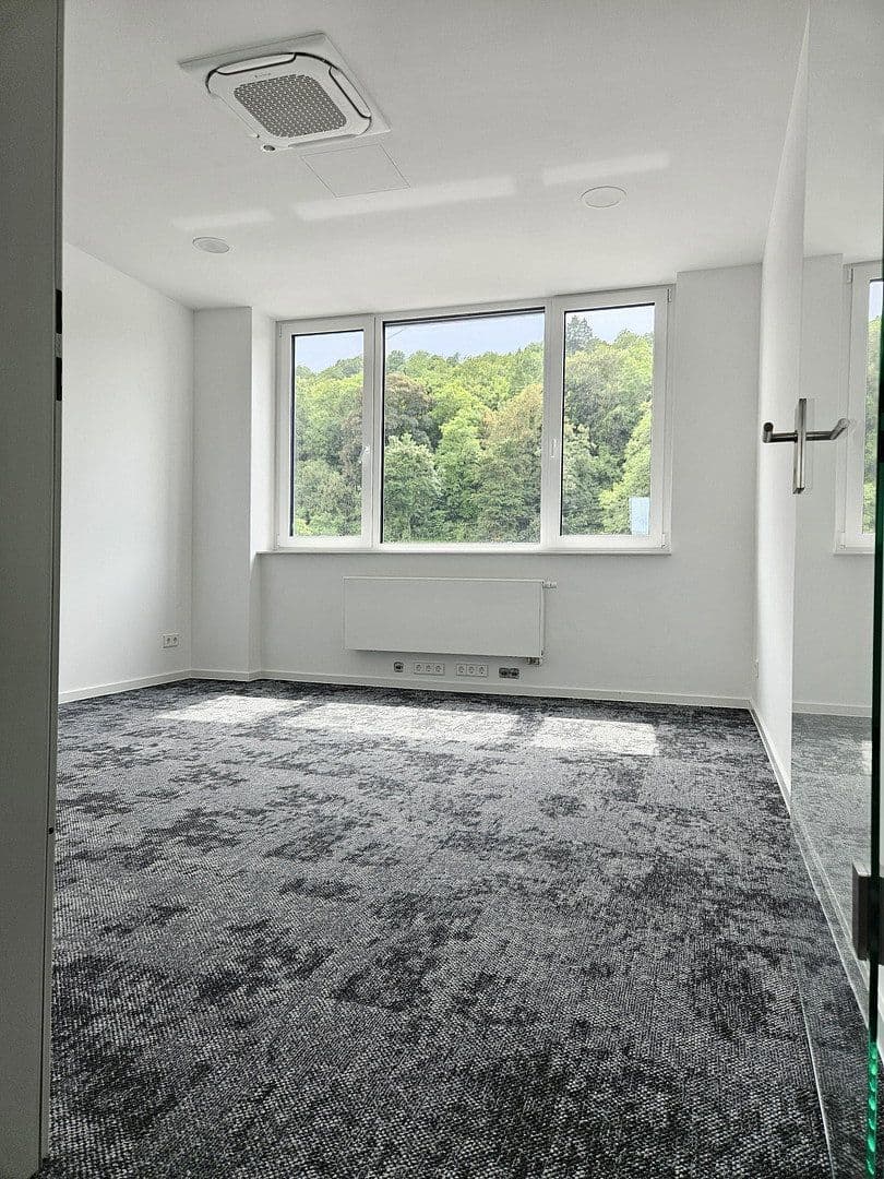 Prenájom kancelárie 230 m², Stuttgart-Wangen, Bádensko-Wurttembersko Prenájom kancelárie 230 m², Stuttgart-Wangen, Bádensko-Wurttembersko