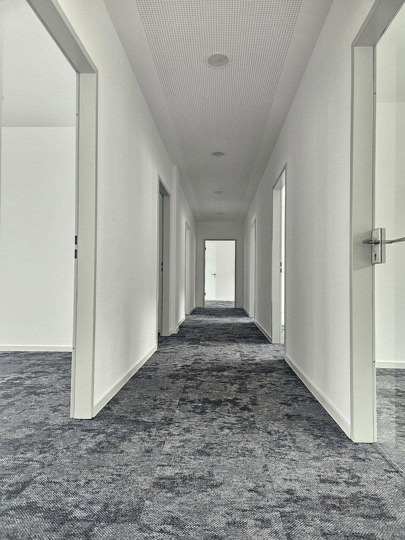 Prenájom kancelárie 230 m², Stuttgart-Wangen, Bádensko-Wurttembersko Prenájom kancelárie 230 m², Stuttgart-Wangen, Bádensko-Wurttembersko