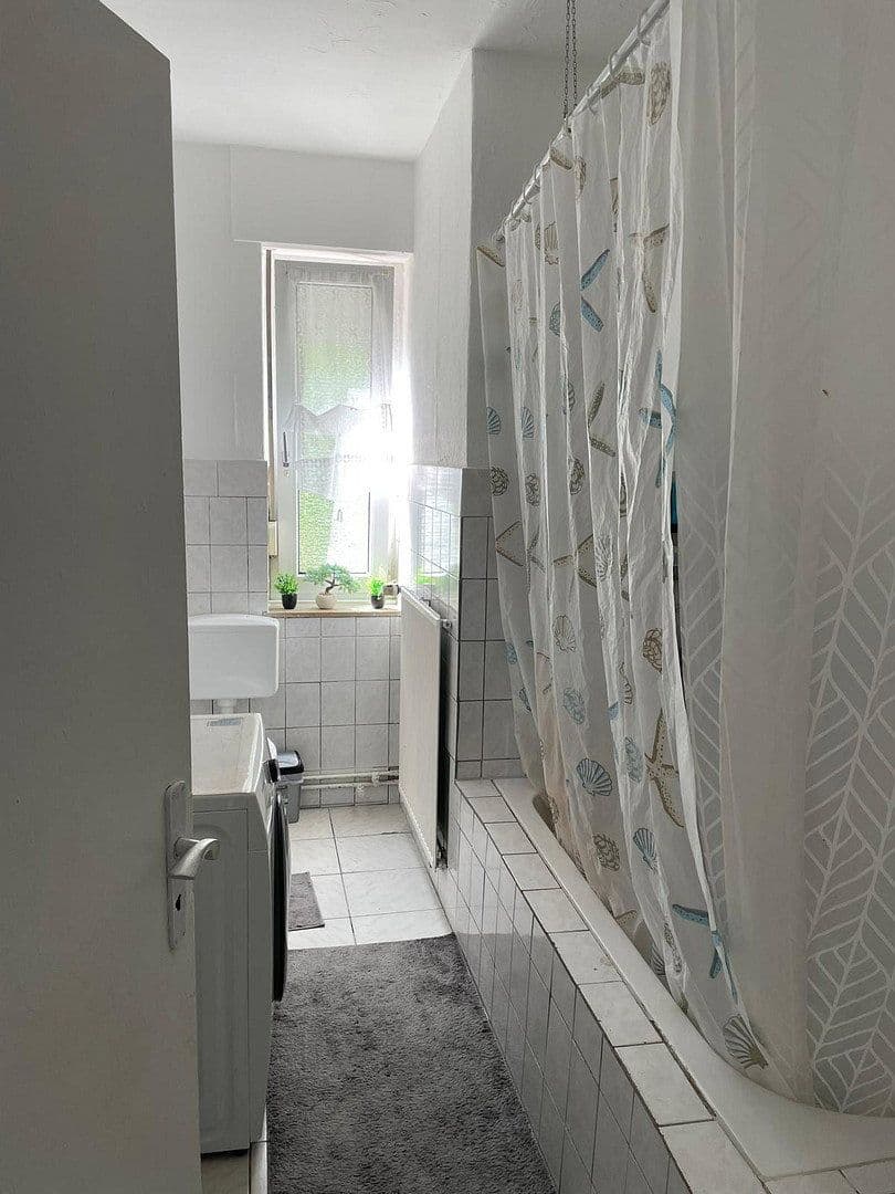 Prenájom bytu 4-izbový 90 m², Bohmter Straße 54, Osnabrück, Dolné Sasko Prenájom bytu 4-izbový 90 m², Bohmter Straße 54, Osnabrück, Dolné Sasko