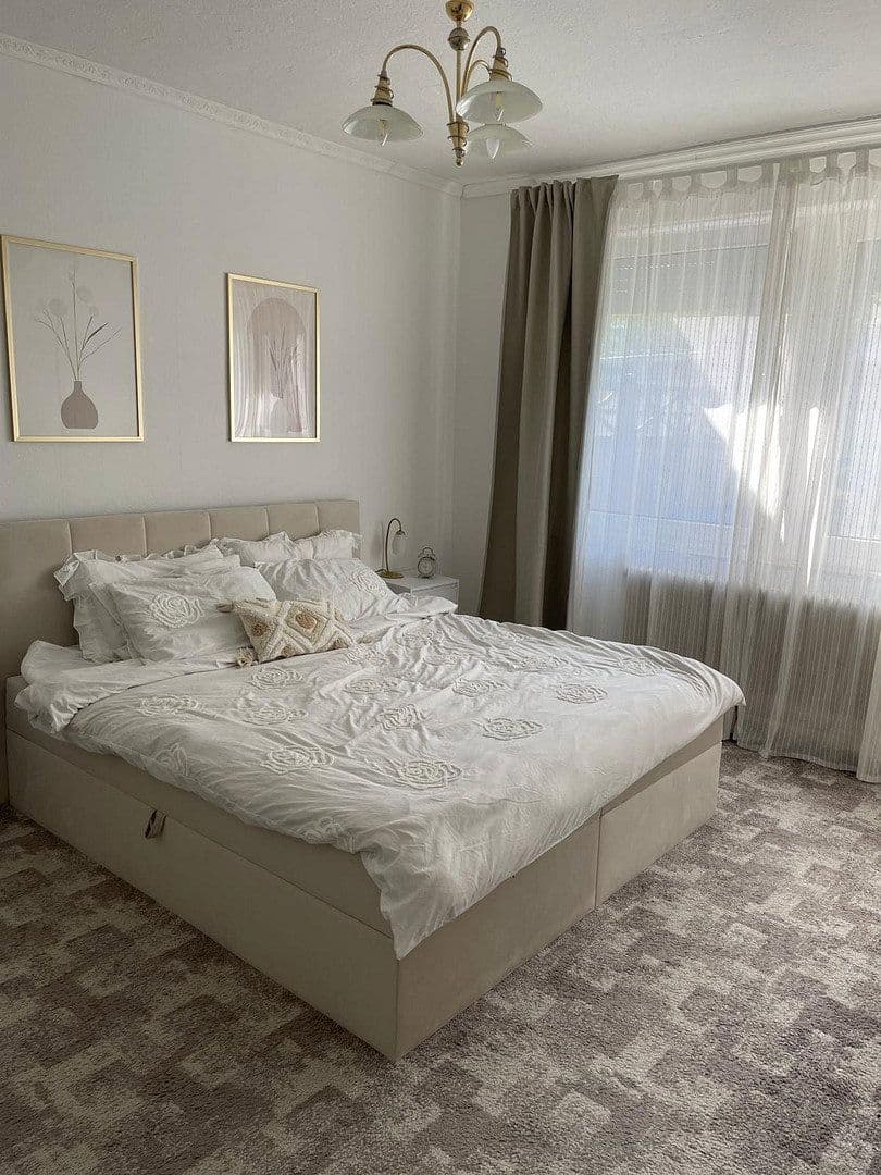 Prenájom bytu 4-izbový 90 m², Bohmter Straße 54, Osnabrück, Dolné Sasko Prenájom bytu 4-izbový 90 m², Bohmter Straße 54, Osnabrück, Dolné Sasko
