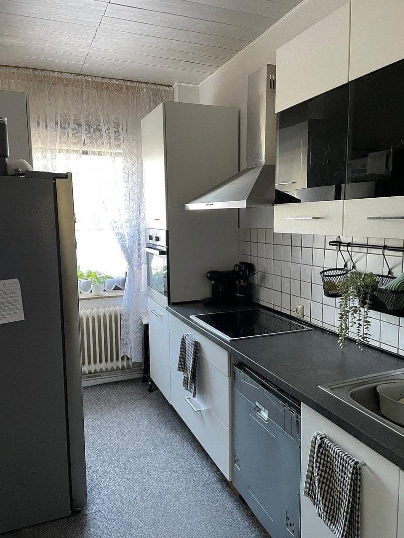 Prenájom bytu 4-izbový 90 m², Bohmter Straße 54, Osnabrück, Dolné Sasko Prenájom bytu 4-izbový 90 m², Bohmter Straße 54, Osnabrück, Dolné Sasko