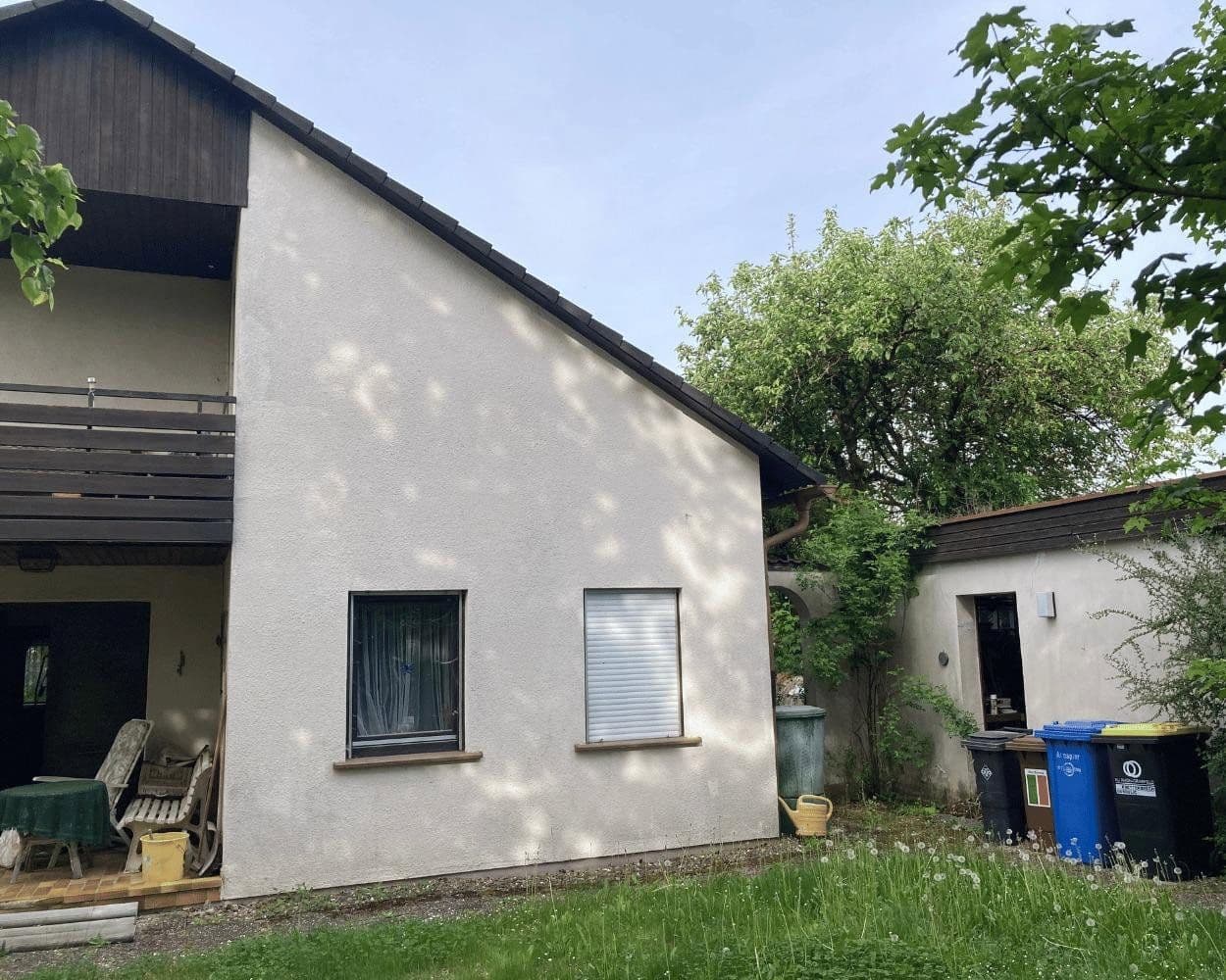 Predaj domu 180 m², pozemek 975 m², Sulzdorf an der Lederhecke, Bavorsko Predaj domu 180 m², pozemek 975 m², Sulzdorf an der Lederhecke, Bavorsko