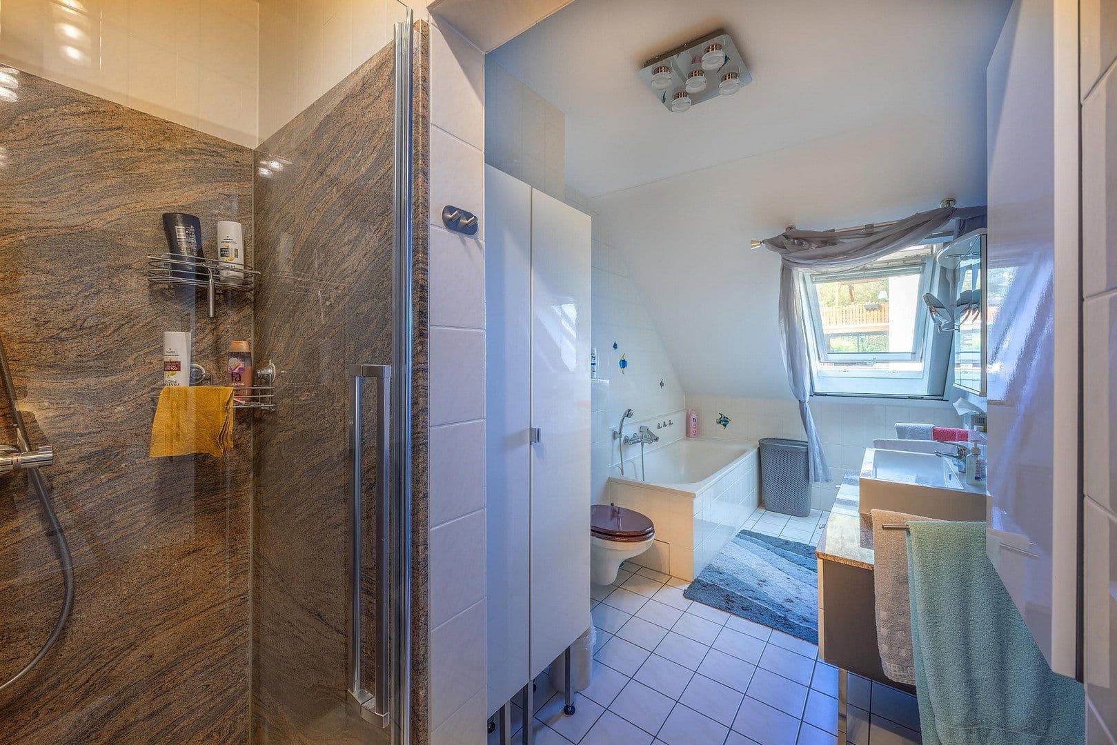Predaj domu 128 m², pozemek 193 m², Weinheim, Bádensko-Wurttembersko Predaj domu 128 m², pozemek 193 m², Weinheim, Bádensko-Wurttembersko