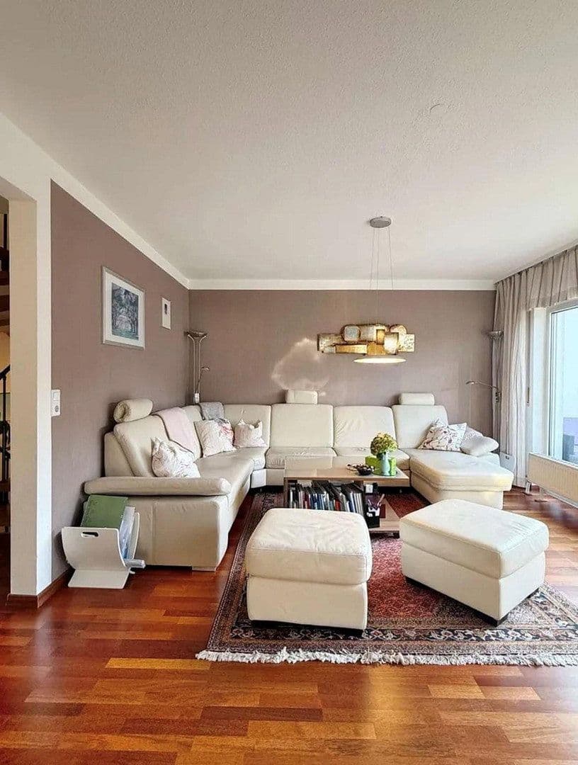 Predaj domu 128 m², pozemek 193 m², Weinheim, Bádensko-Wurttembersko Predaj domu 128 m², pozemek 193 m², Weinheim, Bádensko-Wurttembersko