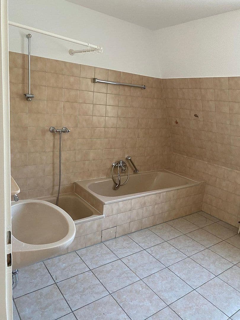 Prenájom bytu 10 m², Schenkendorfstr. 18, Koblenz, Porýnie-Falcko Prenájom bytu 10 m², Schenkendorfstr. 18, Koblenz, Porýnie-Falcko