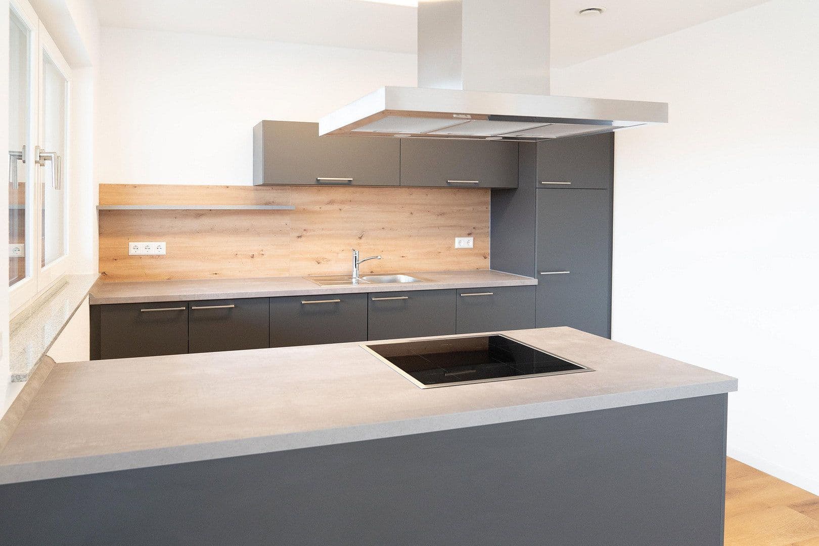 Prenájom bytu 3-izbový 101 m², Dietenheim, Bádensko-Wurttembersko Prenájom bytu 3-izbový 101 m², Dietenheim, Bádensko-Wurttembersko