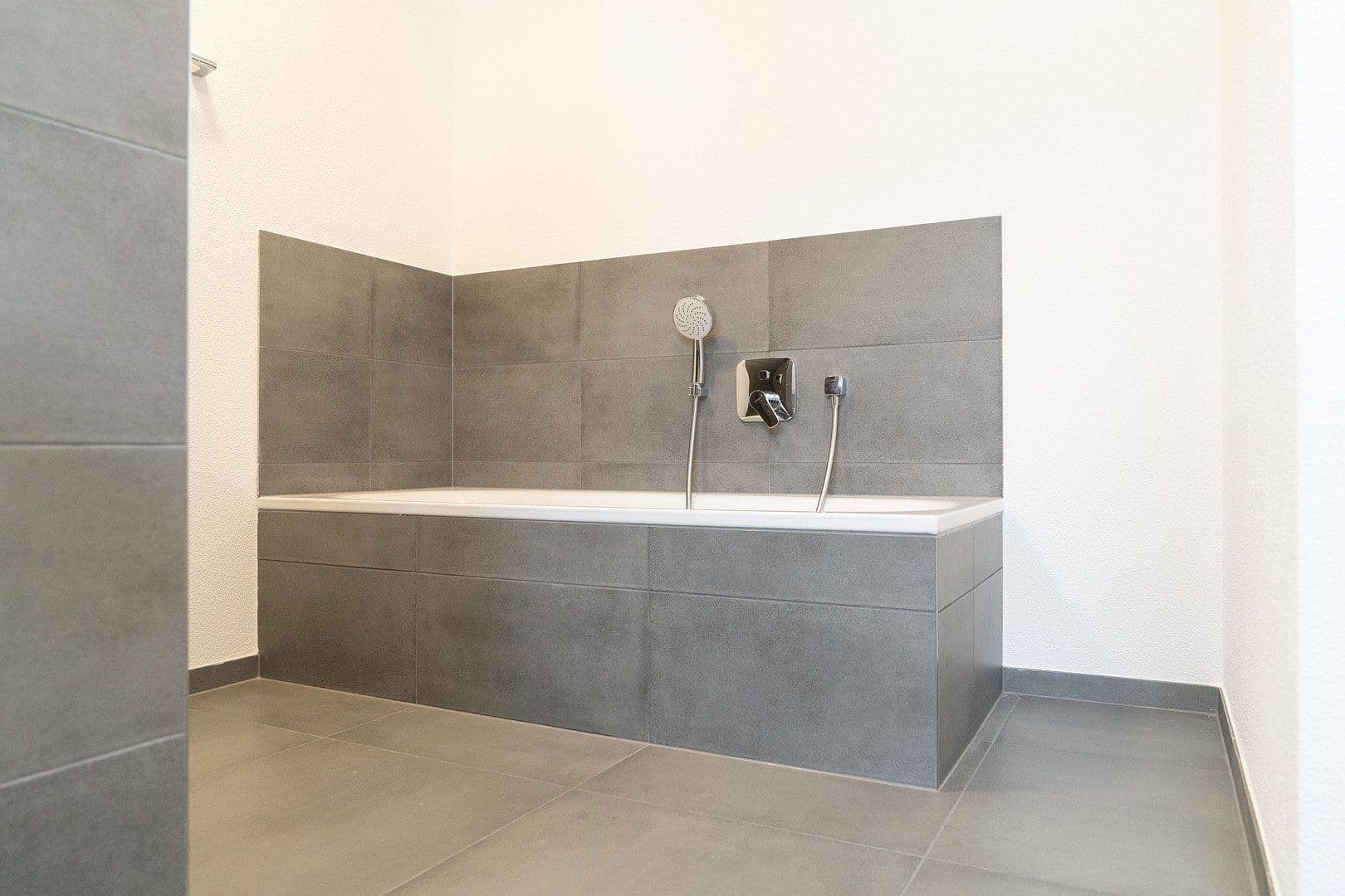 Prenájom bytu 3-izbový 101 m², Dietenheim, Bádensko-Wurttembersko Prenájom bytu 3-izbový 101 m², Dietenheim, Bádensko-Wurttembersko