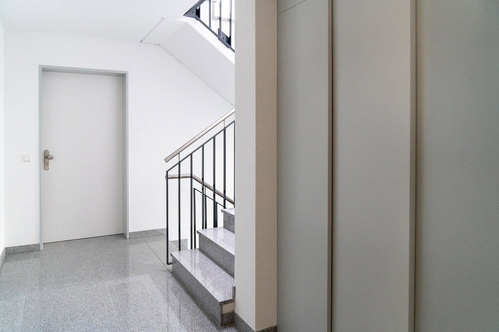 Prenájom bytu 3-izbový 101 m², Dietenheim, Bádensko-Wurttembersko Prenájom bytu 3-izbový 101 m², Dietenheim, Bádensko-Wurttembersko