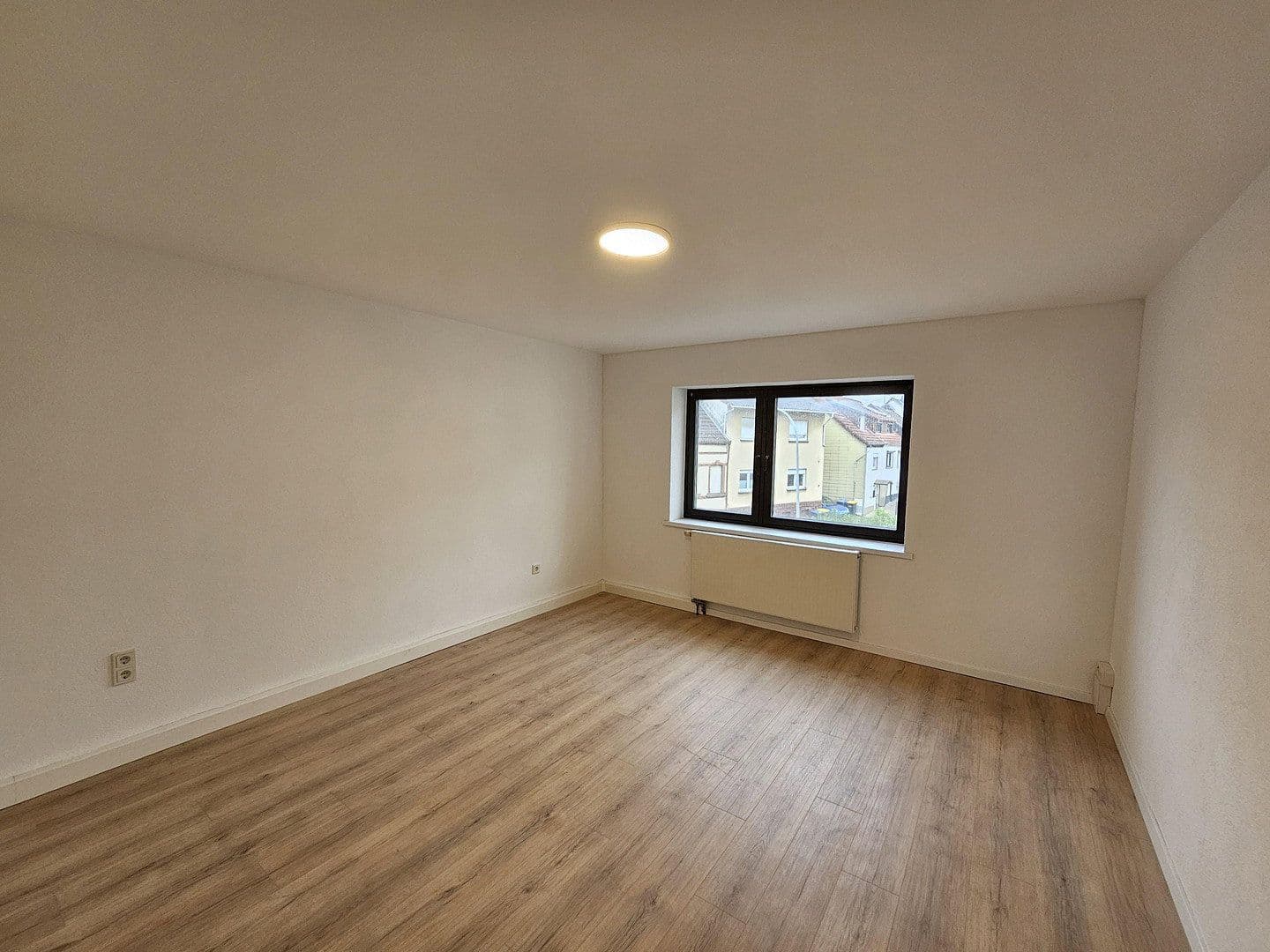 Prenájom bytu 2-izbový 48 m², Brückenstraße 26, Schiffweiler, Sársko Prenájom bytu 2-izbový 48 m², Brückenstraße 26, Schiffweiler, Sársko