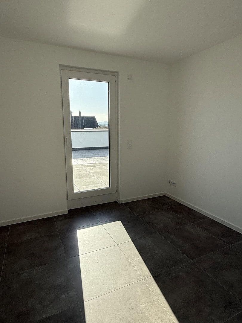 Prenájom bytu 5-izbový 134 m², Würzburger Straße 37, Erlensee, Hesensko Prenájom bytu 5-izbový 134 m², Würzburger Straße 37, Erlensee, Hesensko
