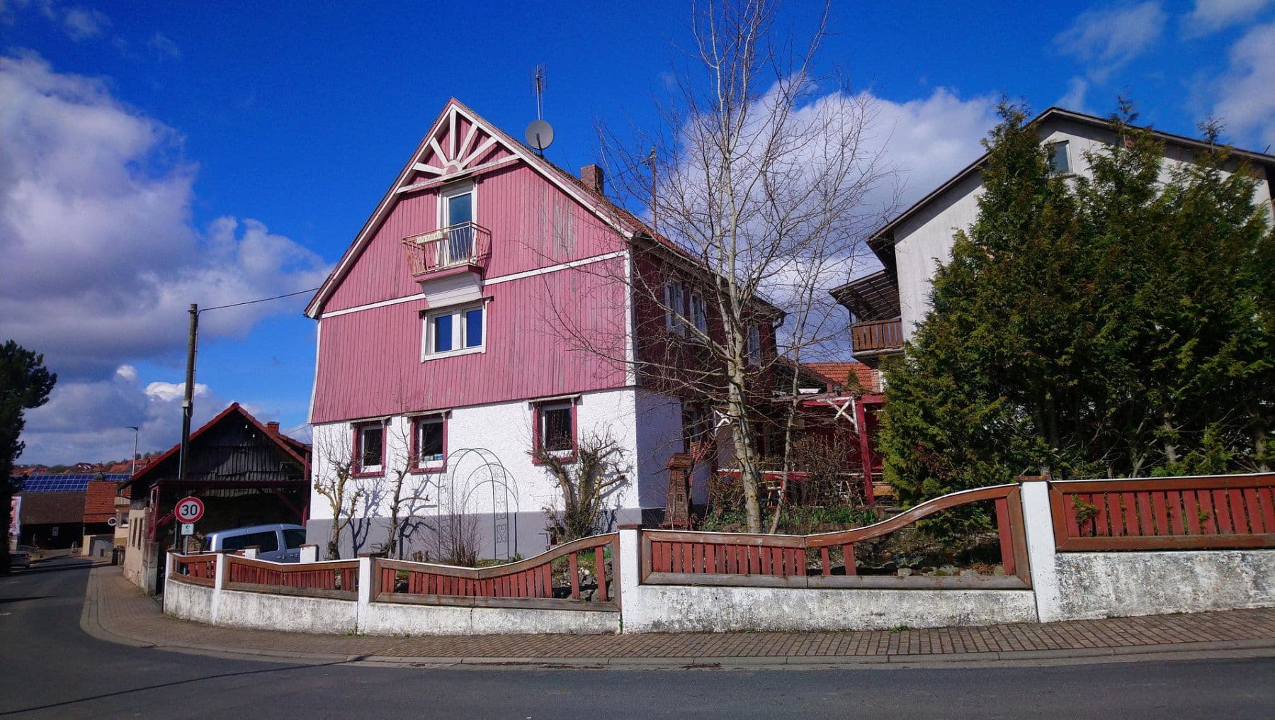 Predaj domu 118 m², pozemek 270 m², Oberleichtersbach, Bavorsko Predaj domu 118 m², pozemek 270 m², Oberleichtersbach, Bavorsko