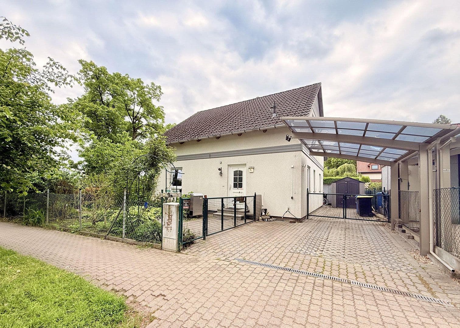 Predaj domu 119 m², pozemek 399 m², Neuenhagen bei Berlin, Brandenbursko Predaj domu 119 m², pozemek 399 m², Neuenhagen bei Berlin, Brandenbursko