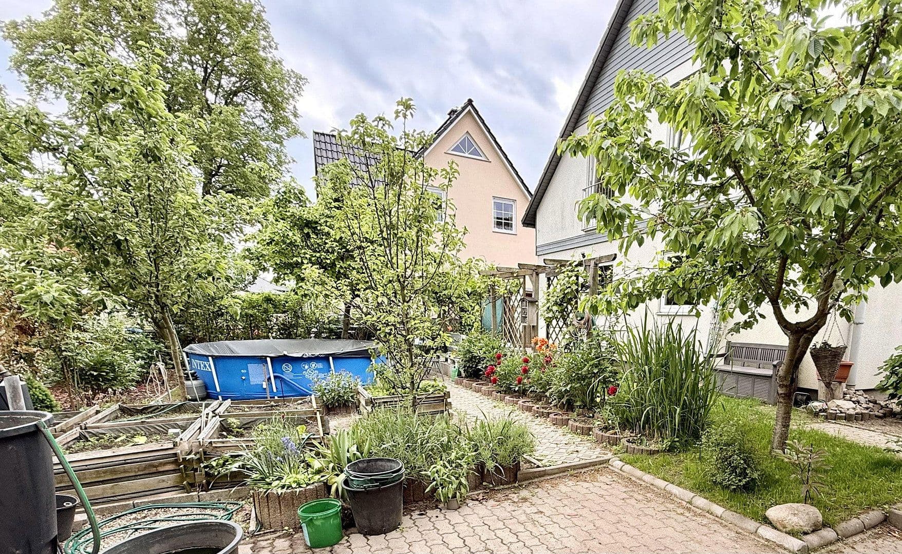Predaj domu 119 m², pozemek 399 m², Neuenhagen bei Berlin, Brandenbursko Predaj domu 119 m², pozemek 399 m², Neuenhagen bei Berlin, Brandenbursko