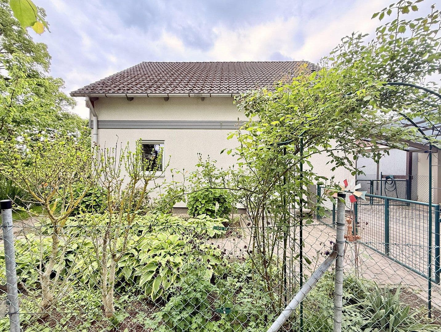 Predaj domu 119 m², pozemek 399 m², Neuenhagen bei Berlin, Brandenbursko Predaj domu 119 m², pozemek 399 m², Neuenhagen bei Berlin, Brandenbursko