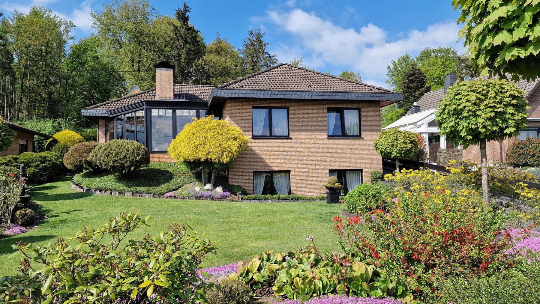 Predaj domu 184 m², pozemek 1.045 m², Schulstrasse 42, Königswinter, Severné Porýnie - Westfálsko Predaj domu 184 m², pozemek 1.045 m², Schulstrasse 42, Königswinter, Severné Porýnie - Westfálsko