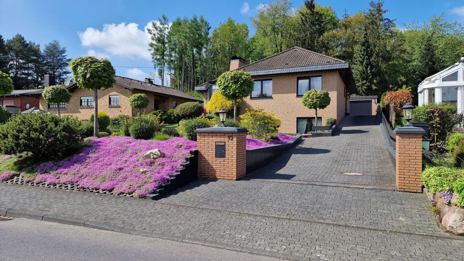 Predaj domu 184 m², pozemek 1.045 m², Schulstrasse 42, Königswinter, Severné Porýnie - Westfálsko Predaj domu 184 m², pozemek 1.045 m², Schulstrasse 42, Königswinter, Severné Porýnie - Westfálsko