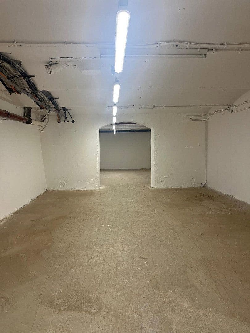 Prenájom nebytového priestoru 130 m², Düsseldorf, Severné Porýnie - Westfálsko Prenájom nebytového priestoru 130 m², Düsseldorf, Severné Porýnie - Westfálsko