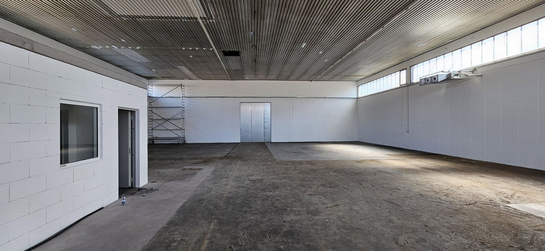 Prenájom nebytového priestoru 435 m², Hohberg, Bádensko-Wurttembersko Prenájom nebytového priestoru 435 m², Hohberg, Bádensko-Wurttembersko