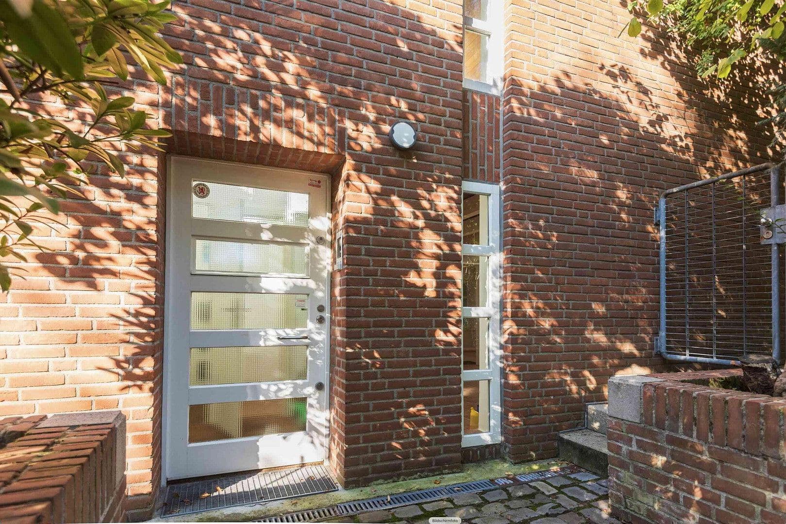 Prenájom domu 100 m², pozemek 363 m², Mörsenbroicher Weg 114a, Düsseldorf, Severné Porýnie - Westfálsko Prenájom domu 100 m², pozemek 363 m², Mörsenbroicher Weg 114a, Düsseldorf, Severné Porýnie - Westfálsko