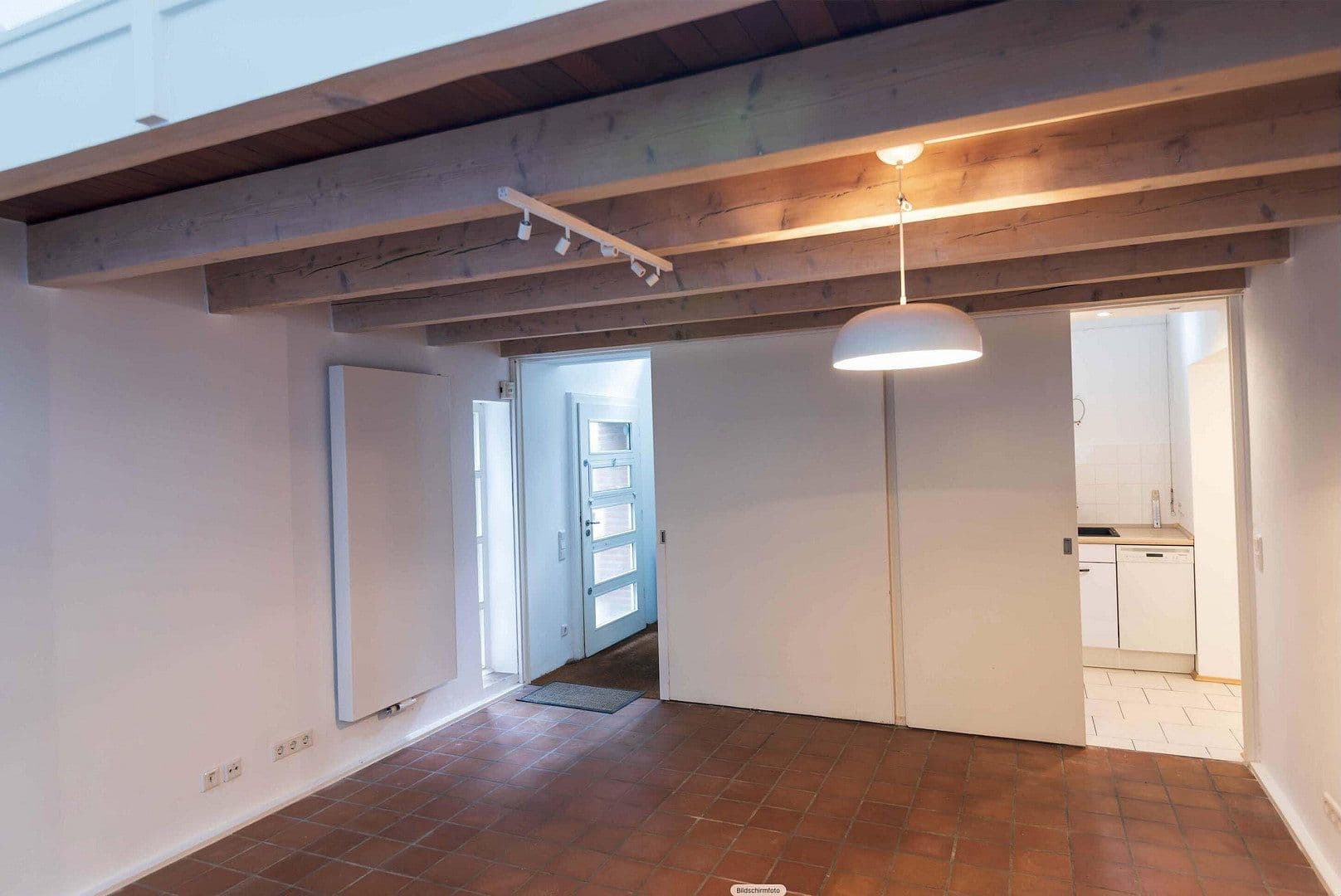 Prenájom domu 100 m², pozemek 363 m², Mörsenbroicher Weg 114a, Düsseldorf, Severné Porýnie - Westfálsko Prenájom domu 100 m², pozemek 363 m², Mörsenbroicher Weg 114a, Düsseldorf, Severné Porýnie - Westfálsko