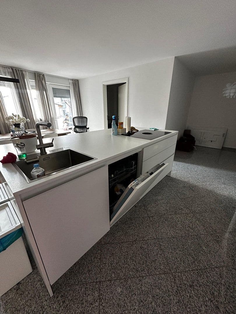 Prenájom bytu 3-izbový 82 m², Gärtnerstraße 39, Mannheim, Bádensko-Wurttembersko Prenájom bytu 3-izbový 82 m², Gärtnerstraße 39, Mannheim, Bádensko-Wurttembersko