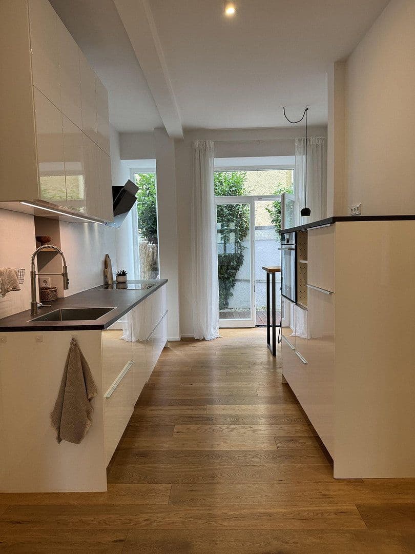 Prenájom bytu 2-izbový 73 m², München, Bavorsko Prenájom bytu 2-izbový 73 m², München, Bavorsko