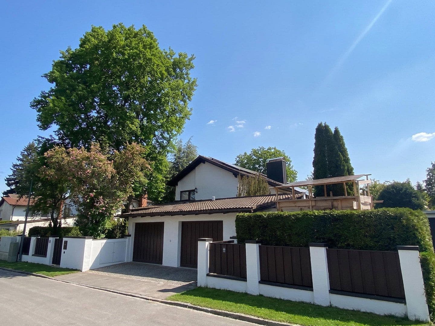 Predaj domu 288 m², pozemek 882 m², Grünwald, Bavorsko Predaj domu 288 m², pozemek 882 m², Grünwald, Bavorsko