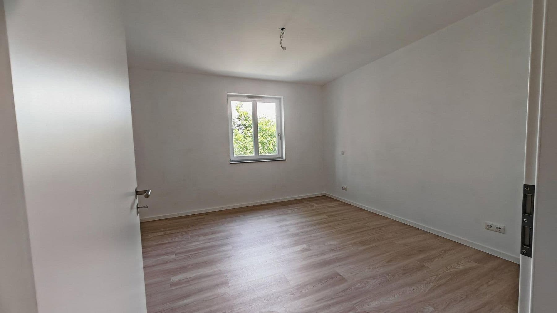 Prenájom bytu 4-izbový 90 m², Friedhofstraße 3, Oberkotzau, Bavorsko Prenájom bytu 4-izbový 90 m², Friedhofstraße 3, Oberkotzau, Bavorsko