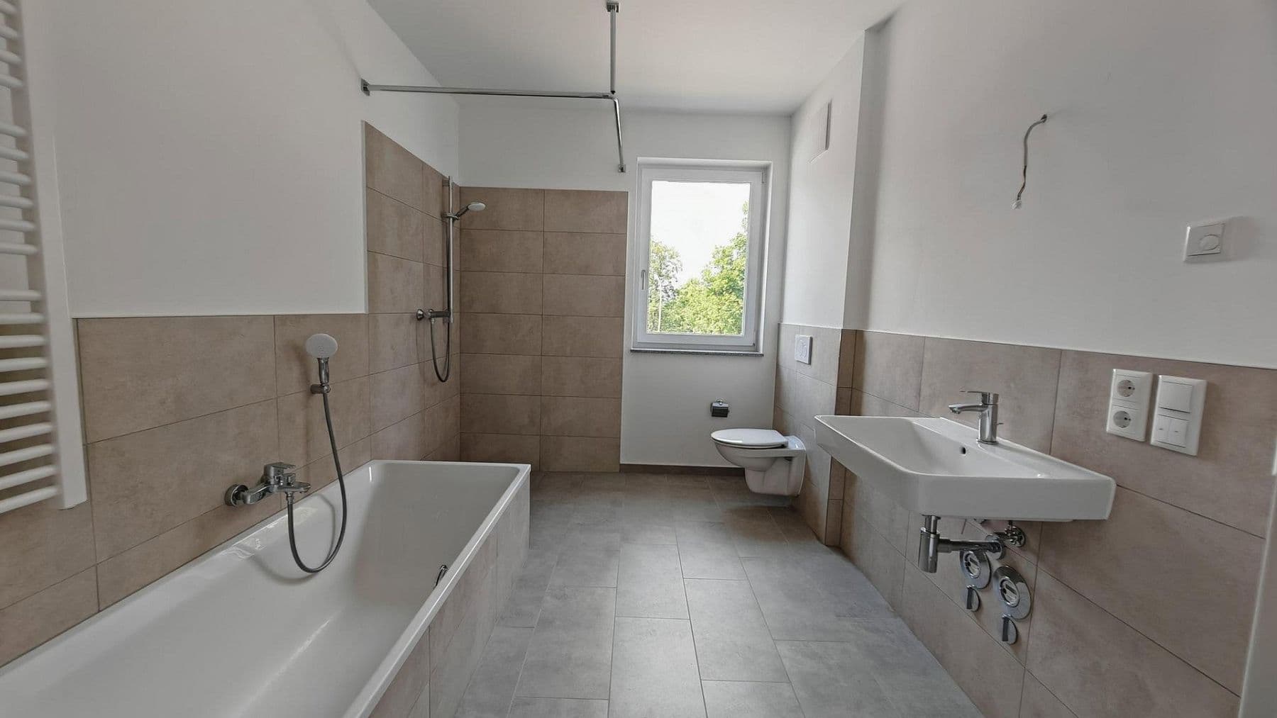 Prenájom bytu 4-izbový 90 m², Friedhofstraße 3, Oberkotzau, Bavorsko Prenájom bytu 4-izbový 90 m², Friedhofstraße 3, Oberkotzau, Bavorsko