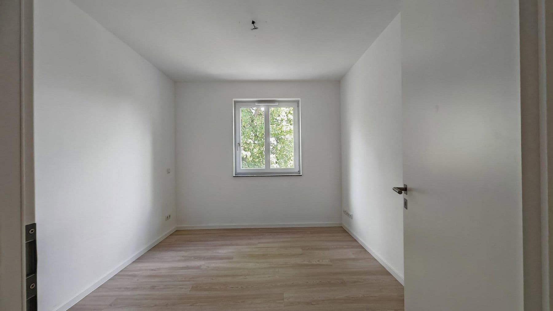 Prenájom bytu 4-izbový 90 m², Friedhofstraße 3, Oberkotzau, Bavorsko Prenájom bytu 4-izbový 90 m², Friedhofstraße 3, Oberkotzau, Bavorsko