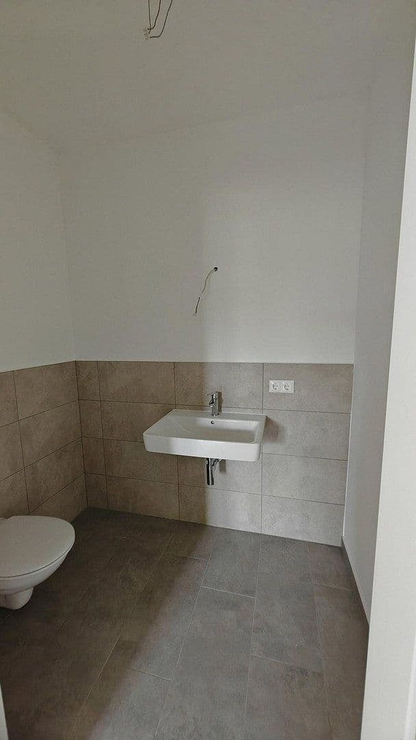 Prenájom bytu 4-izbový 90 m², Friedhofstraße 3, Oberkotzau, Bavorsko Prenájom bytu 4-izbový 90 m², Friedhofstraße 3, Oberkotzau, Bavorsko