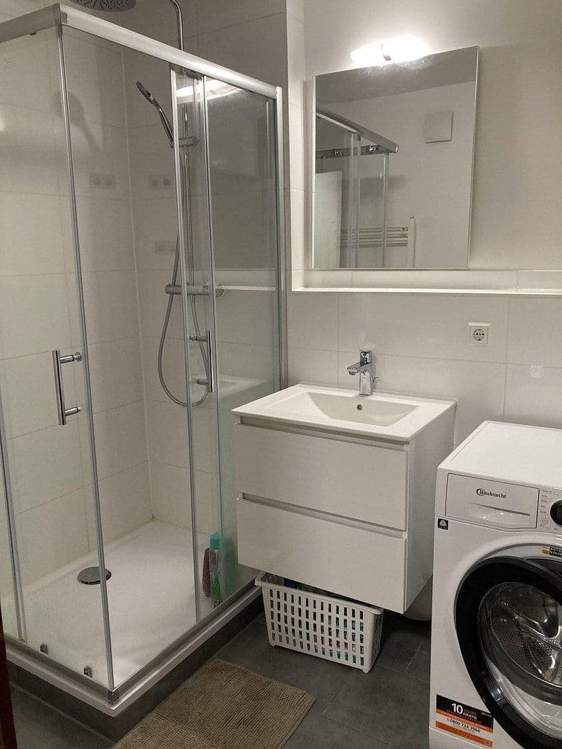 Prenájom bytu 3-izbový 73 m², Oppenheimer Str. 11, Stuttgart, Bádensko-Wurttembersko Prenájom bytu 3-izbový 73 m², Oppenheimer Str. 11, Stuttgart, Bádensko-Wurttembersko