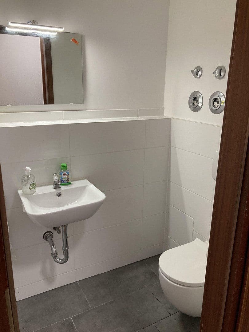 Prenájom bytu 3-izbový 73 m², Oppenheimer Str. 11, Stuttgart, Bádensko-Wurttembersko Prenájom bytu 3-izbový 73 m², Oppenheimer Str. 11, Stuttgart, Bádensko-Wurttembersko