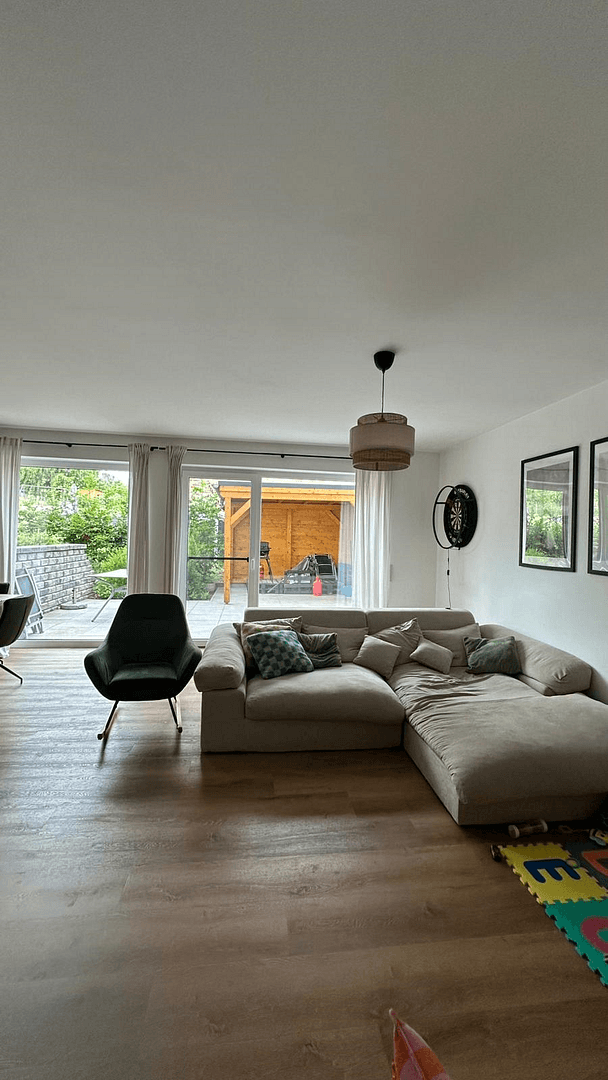 Prenájom bytu 2-izbový 80 m², Porta Westfalica, Severné Porýnie - Westfálsko Prenájom bytu 2-izbový 80 m², Porta Westfalica, Severné Porýnie - Westfálsko