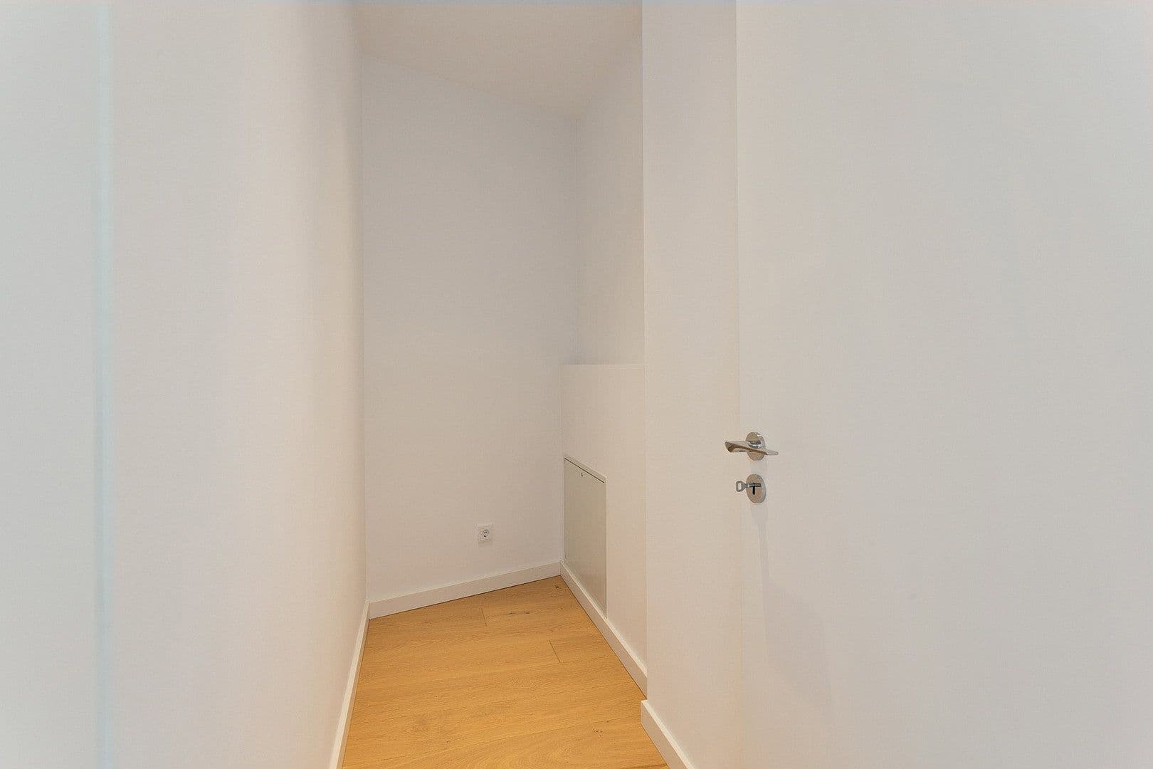 Predaj domu 169 m², pozemek 160 m², Liederbach am Taunus, Hesensko Predaj domu 169 m², pozemek 160 m², Liederbach am Taunus, Hesensko