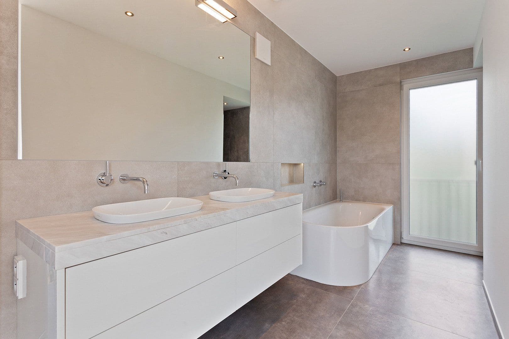 Predaj domu 169 m², pozemek 160 m², Liederbach am Taunus, Hesensko Predaj domu 169 m², pozemek 160 m², Liederbach am Taunus, Hesensko