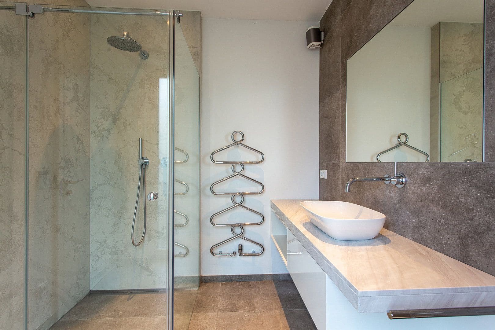 Predaj domu 169 m², pozemek 160 m², Liederbach am Taunus, Hesensko Predaj domu 169 m², pozemek 160 m², Liederbach am Taunus, Hesensko