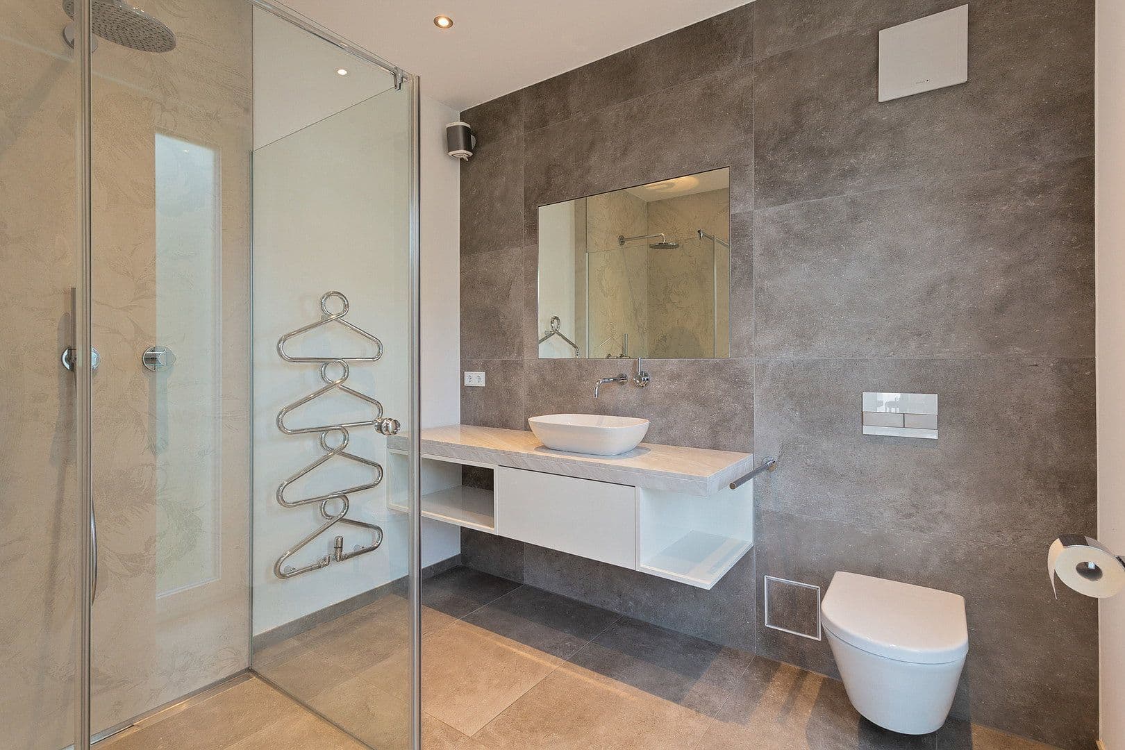 Predaj domu 169 m², pozemek 160 m², Liederbach am Taunus, Hesensko Predaj domu 169 m², pozemek 160 m², Liederbach am Taunus, Hesensko