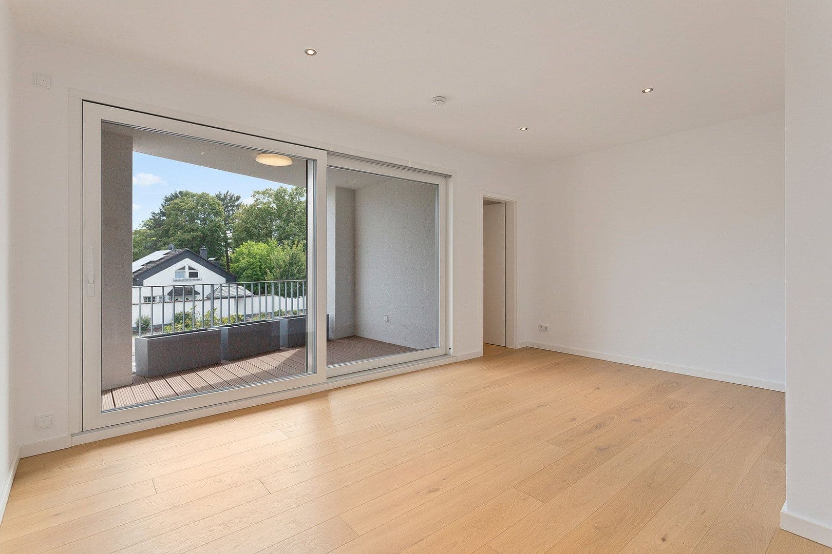 Predaj domu 169 m², pozemek 160 m², Liederbach am Taunus, Hesensko Predaj domu 169 m², pozemek 160 m², Liederbach am Taunus, Hesensko